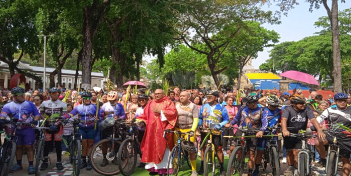 Ciclistas de Aragua recorren 450 kilómetros hasta el Santuario del Nazareno  de Achaguas - El Aragueño