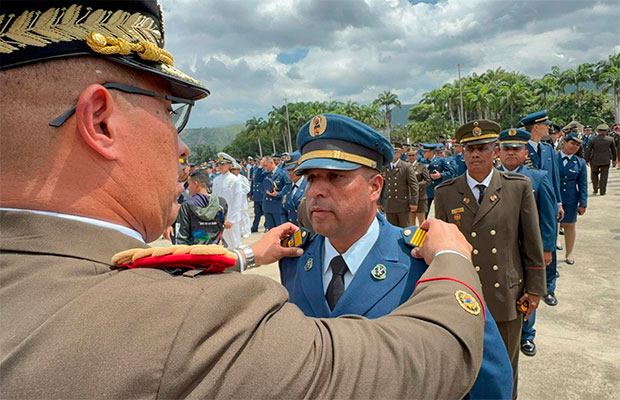 Ascendidos-profesionales-militares