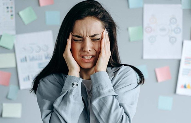 Descubre cómo identificar el estrés laboral que afecta tu salud sin darte cuenta