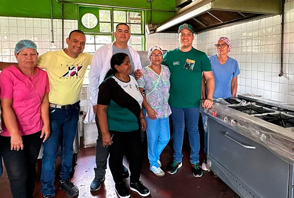 Hospital-Nuestra-Señora-de-la-Caridad-recibió-dotación-de-insumos-y-equipos-