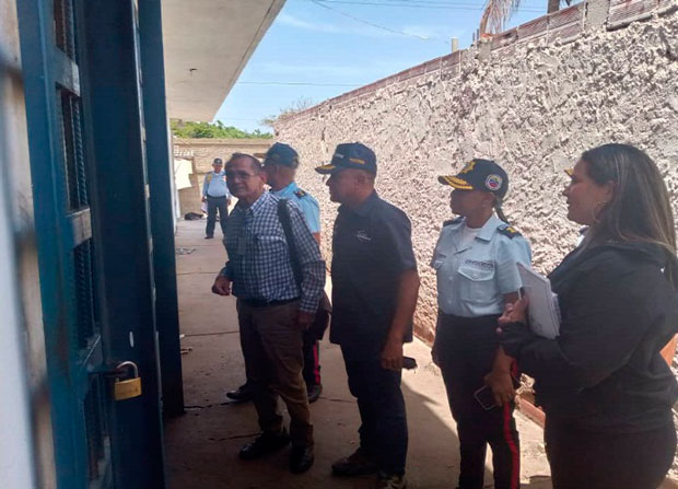 Autoridades-desmienten-situación-irregular-en-retén-policial-de-Punto-Fijo