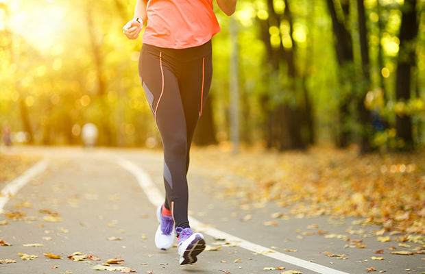 Estos 10 microejercicios te ofrece los mismos beneficios que 20 minutos de caminata