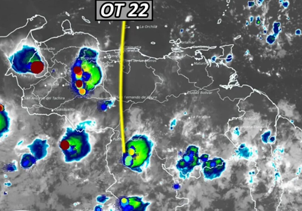 Onda tropical N°22 se desplaza por el centro del país