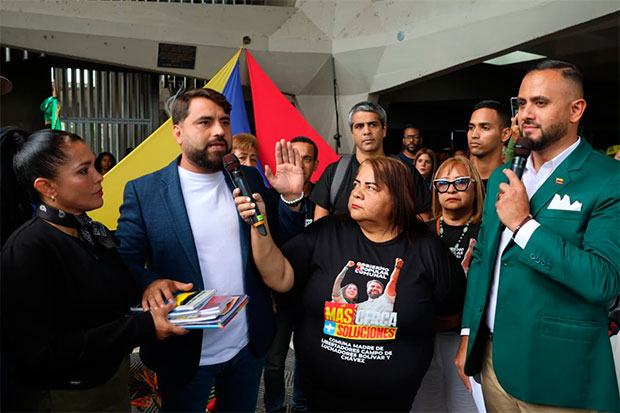 Rafael-Morales-juramenta-como-alcalde-de-Girardot