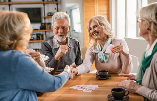 Un estudio global reveló el país donde las personas envejecen más lentamente
