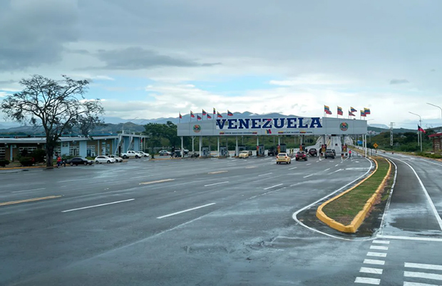 Entre 40 a 60 mil personas cruzan frontera al día