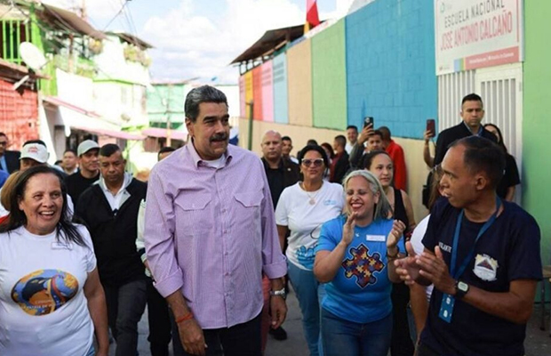 Maduro garantiza que habrá paz ante amenazas de EEUU