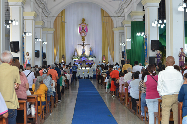 Santacrucenses conmemoraron los 243 años de la aparición de la Virgen de Montserrat