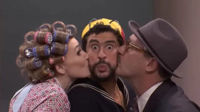 Bad Bunny honra a El Chavo del 8 en sketch de Saturday Night Live