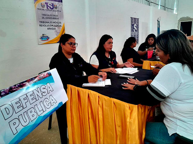 Tribunales-móviles-atendieron-a-familias-de-la-comuna-Visión-de-Chávez