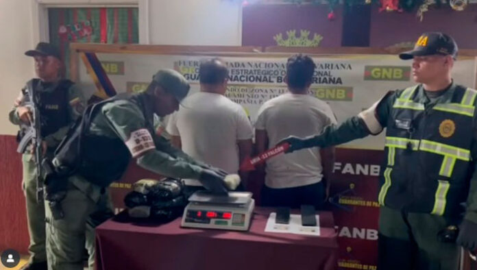 Dos-detenidos-con-10-envoltorios-de-presunta-marihuana-en-Falcón