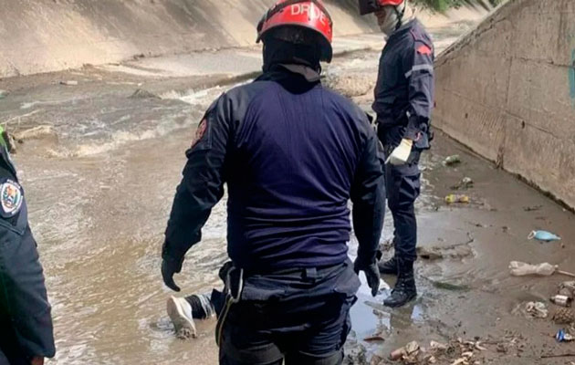 Hombre-muere-tras-caer-en-las-riberas-del-río-Guaire