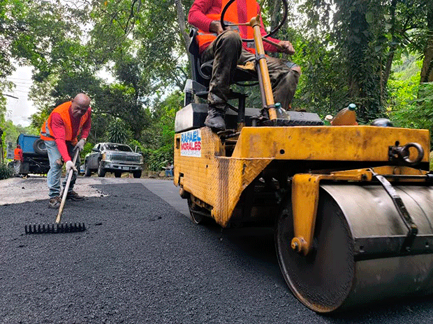 Refuerzan-plan-de-asfaltado-en-Maracay-y-Choroní