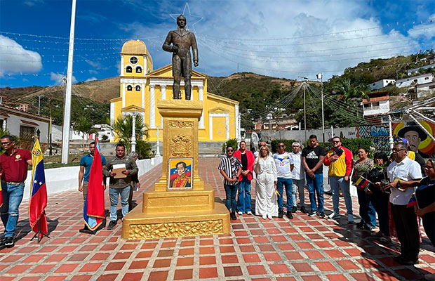 Revenga-rindió-homenaje-al-Libertador-Simón-Bolívar