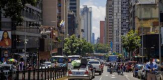 Restringido el paso vehicular en la Avenida Urdaneta de Caracas hasta el 6 de enero
