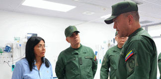 Delcy Rodríguez visitó a los heridos que combatieron el ataque de EEUU