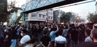 Irán vive las mayores protestas desde 2022 entre gritos contra los gobernantes y represión