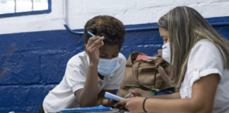 Ministro de Cultura pide a los padres llevar a sus hijos a las escuelas