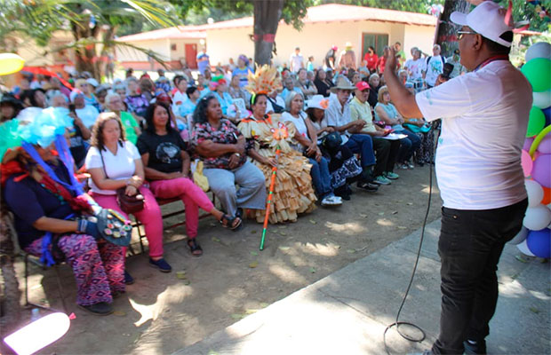 Carnavales-Felices-de-las-Abuelas