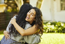 Cinco recomendaciones para aprovechar los beneficios del abrazo