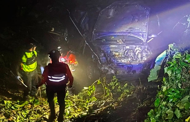 Ciudadano-se-embarrancó-en-el-km-17-de-la-carretera-Ocumare-de-la-Costa