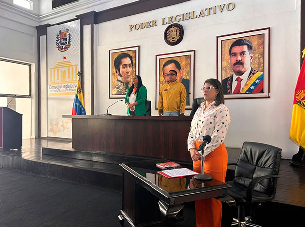 Cleba-homenajeó-a-la-Coral-Rosalía-Rangel