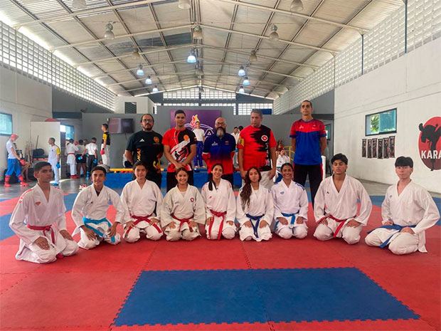 Delegación-de-Karate-Do-de-Aragua-participa