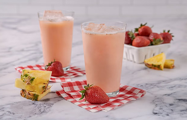 Dile adiós a la anemia y regula tu colesterol con el poder de la piña y la fresa