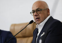 Jorge Rodríguez pide dejar libres vías a La Guaira para movilizar rescates