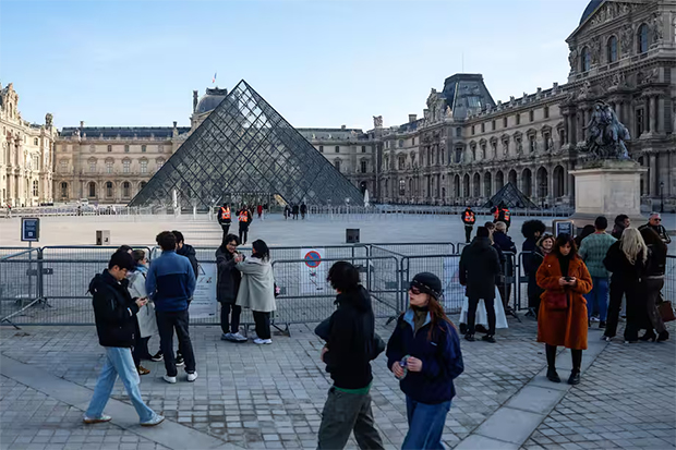 Louvre cierra varias salas por una nueva inundación