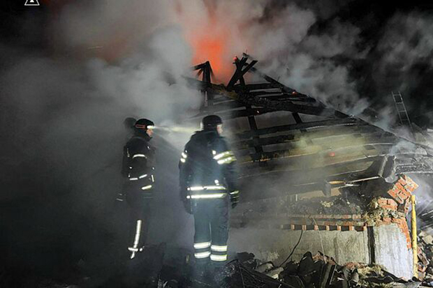 Ucrania dice haber alcanzado un arsenal de misiles y una fábrica de armamento en Rusia