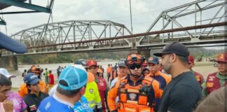 Equipos de rescate logran desalojo de cinco personas aisladas tras crecida repentina del río Guanare