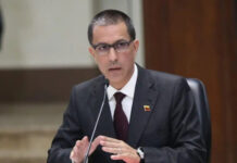 Arreaza informó que se han producido más de 8.000 liberaciones por la Ley de Amnistía