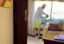 Bailando amenazaba a su hermana con una pistola