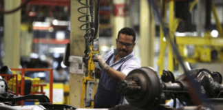 Mantener inamovilidad laboral en Venezuela es inoperativo, indican expertos