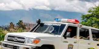 Motorizados asesinan a tiros a un joven en San Vicente