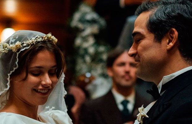 Nicole-Wallace-y-Alfonso-Herrera-cobran-vida