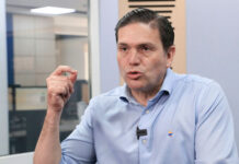 Pinzón mantendrá relación con Venezuela y blindará frontera si gana presidencia colombiana