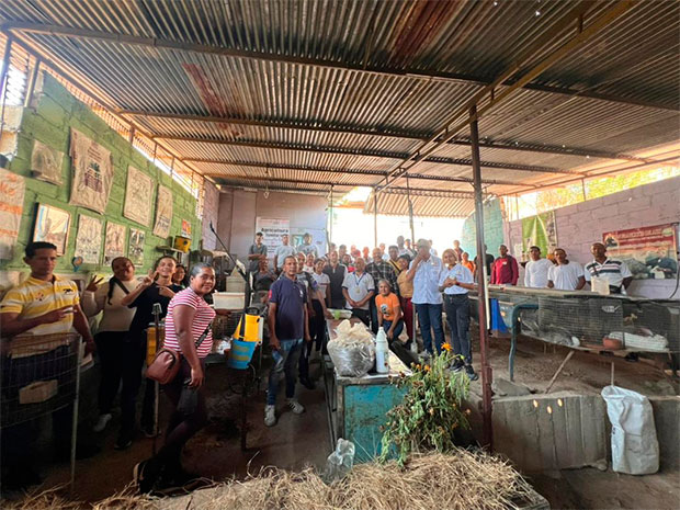 Productores-de-Revenga-reciben-capacitación