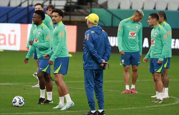 Ronaldo Confía en Ancelotti para Pulir Detalles de Brasil