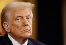 Trump se contradice sobre fin de la guerra y amenaza con golpear «20 veces más fuerte» a Irán si bloquea Ormuz