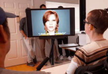 Una interfaz cerebro-computadora permite comunicarse a dos personas con parálisis