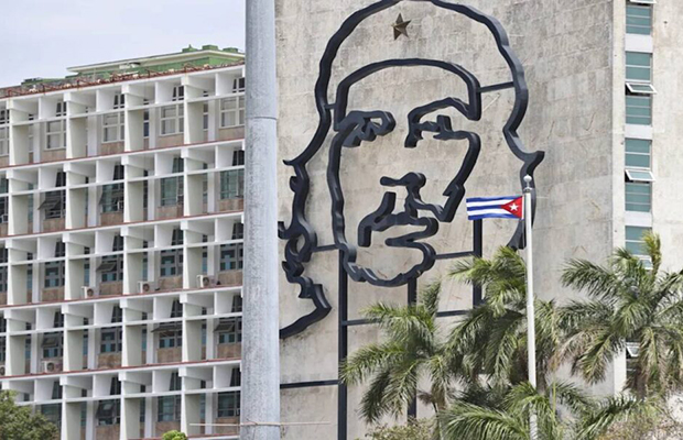 China pide a EEUU levantar el bloqueo a Cuba y dice que «muchos países» lo reclaman