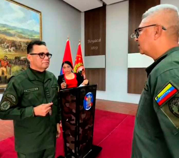 Condecoran-a-tropas-profesionales-de-la-Fanb