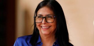 Delcy Rodríguez regresó al país tras su segunda visita oficial a Barbados