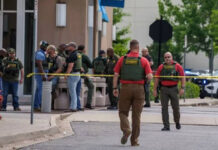 Diez heridos en EEUU por un tiroteo en un centro comercial de Luisiana