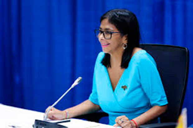 El Gobierno de Venezuela critica a Guyana por quejarse del broche de Delcy Rodríguez