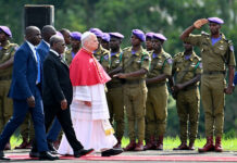 El Papa llegó a Camerún en la segunda etapa de su gira africana