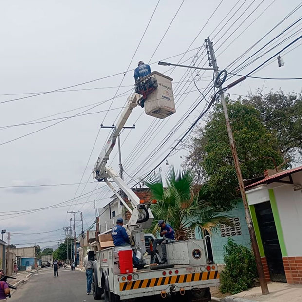 Fundaragua-instaló-luminarias-LED-para-favorecer-familias-en-Libertador