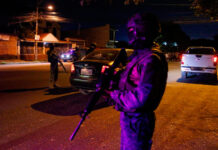 Gobierno de Ecuador afirma que los homicidios se redujeron en un 28 % tras toque de queda